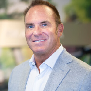 Dennis O'Mahoney is the VP of Business Development and Marketing at Fix Auto USA. Fix Auto USA is a network of over 150 auto body shops across the U.S.